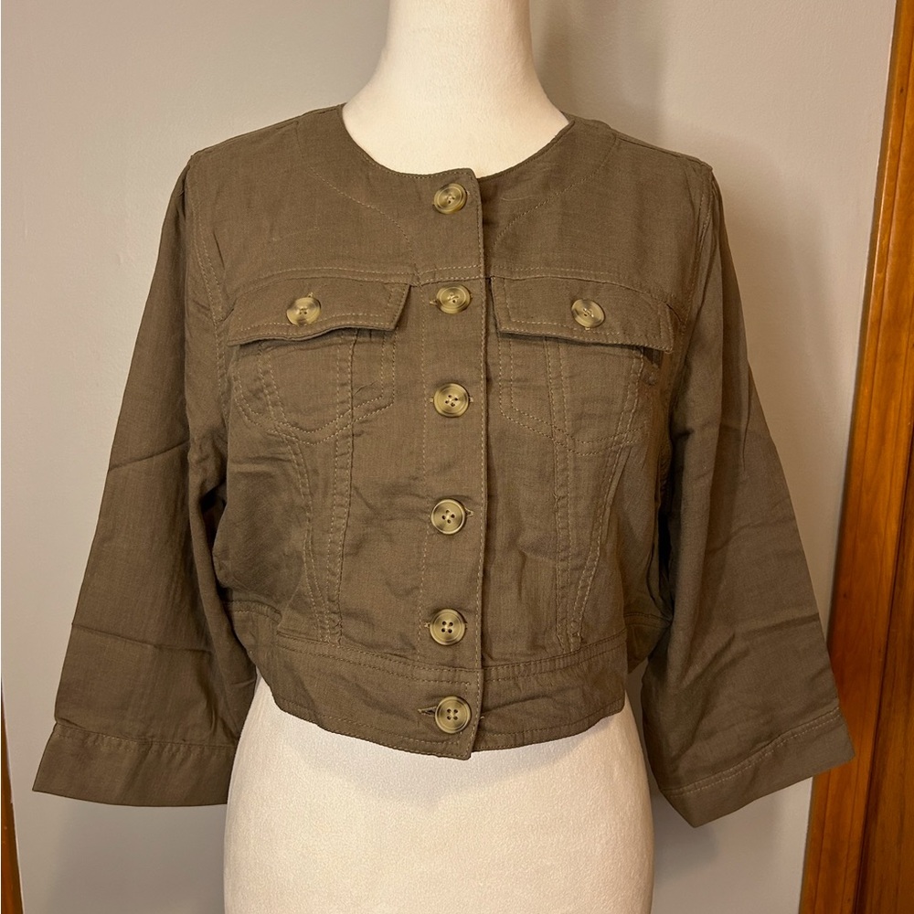 NWT Torrid cropped linen jacket. Size 00 (8-10).